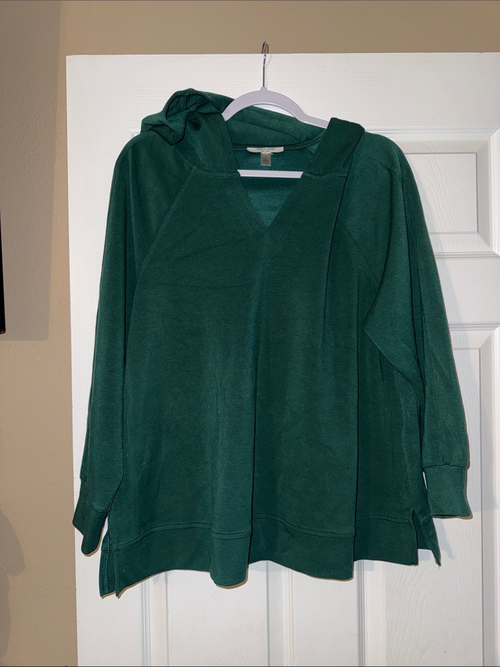 Cable & Gauge Dark Green V-Neck Hooded Pullover